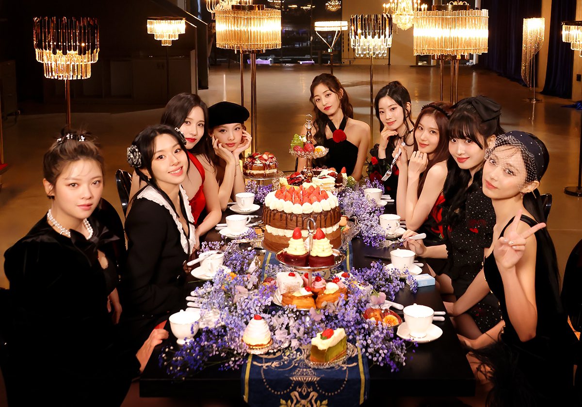 tzudaelyu's tweet photo. 🤍
TWICE SPARKS AT BILLBOARD 200
#WITHYOUTH1stOnBB200
@JYPETWICE #TWICE
#TWICEonBillboard200
🩷
DO IT FOR TWICE
#OnceWeCanDoIt #DoBetterOnce
#ItsNotOverUntilitsover #TWICE @JYPETWICE https://t.co/7uTJ8r50sg