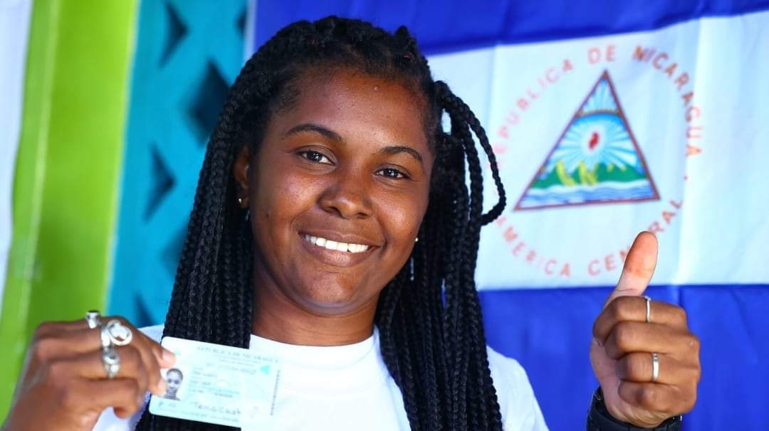 Ella ya voto 
Ella ya ejerció si derecho al voto !!
Viva las Elecciones Caribeñas 2024!!!
#EleccionesVictoriosasCaribe2024 

#Managuasandinista 
<a href="/Atego16/">@🅰🆃🅴🅶🅾 🇳🇮</a>
<a href="/FirmesP/">Firmes Por la Paz</a> <a href="/Nbalmaceda2/">NanyNica</a> <a href="/Plomo19792/">PLOMO1979</a> <a href="/SubCmdteCarlos/">C A R L O S​​​​​🔻</a>