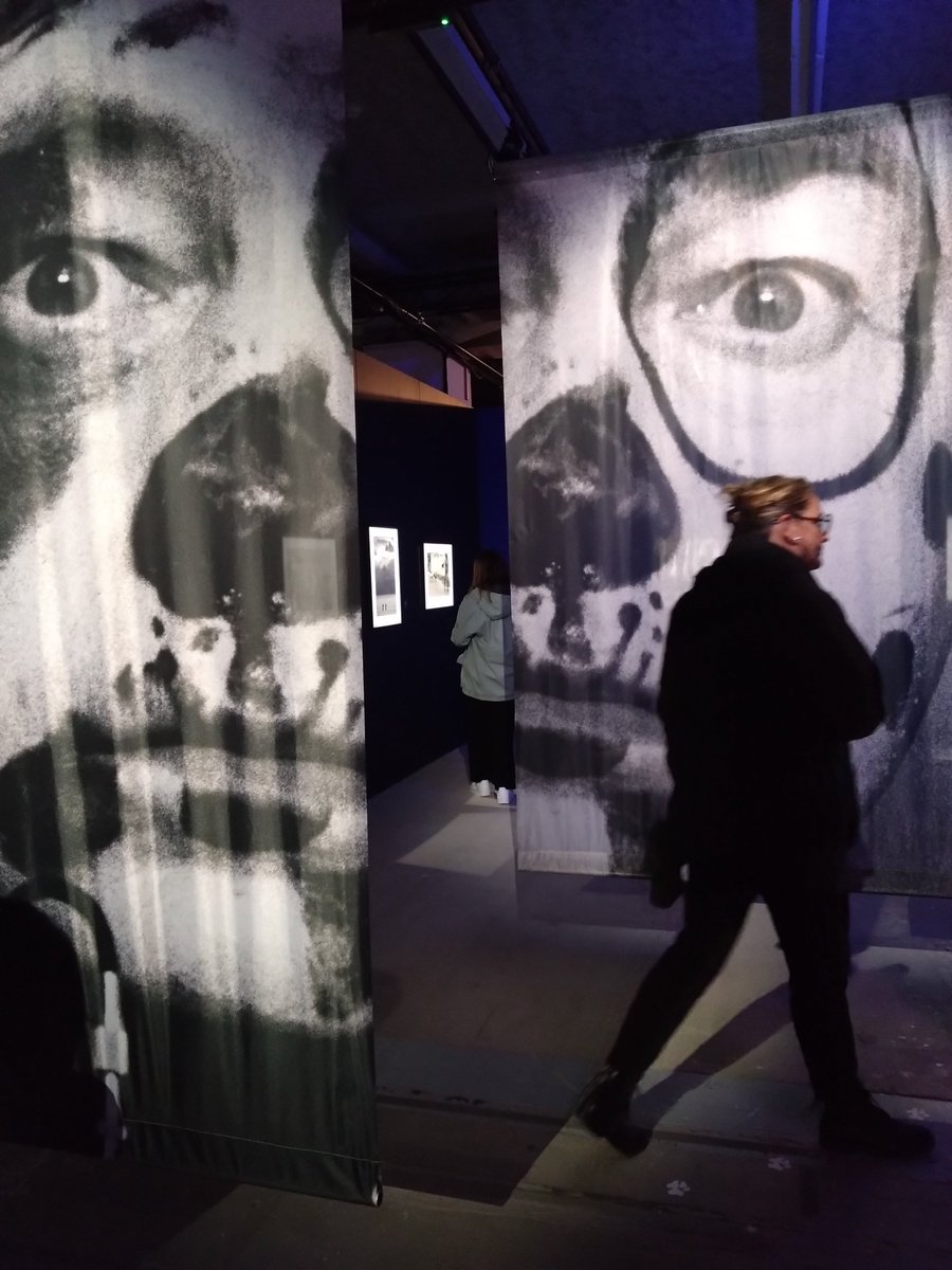 Sneak peek of #ElliottErwitt documentary photography exhibition at La Sucrière contemporary art place. 

Great shots throughout 60 years around the world grasping politics, culture and cities. 

I was surprised with how many people went there on a very rainy Sunday.