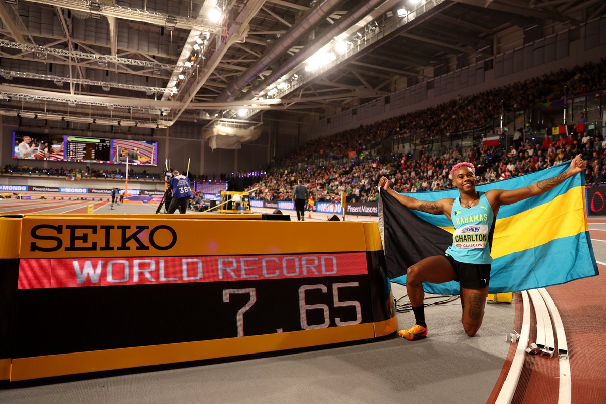 3AM__MO's tweet image. This needs to be on a billboard, in the airport and in our school’s history textbooks.