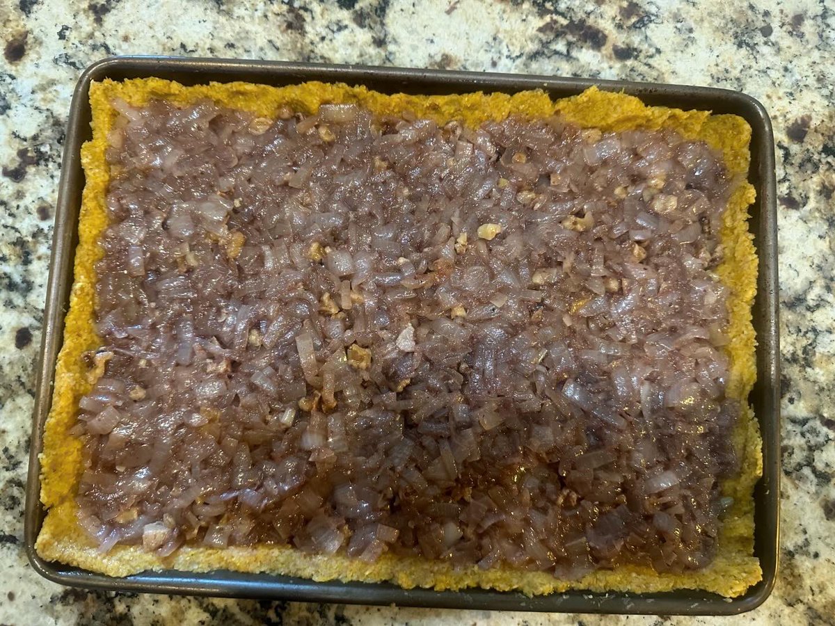 JoumanaChaiban's tweet photo. First attempt at Pumpkin Kibbeh! Yummy 😋
Honoring Lebanese Lent Family Tradition
Honoring everyone who cooks healthy daily (not me!), it takes time!
#lent #healthyeating #foodie #vegan #kibbeh
#familytradition #thankyoumom for the recipe!
#relaxedsunday https://t.co/TXKgIOGqJ7