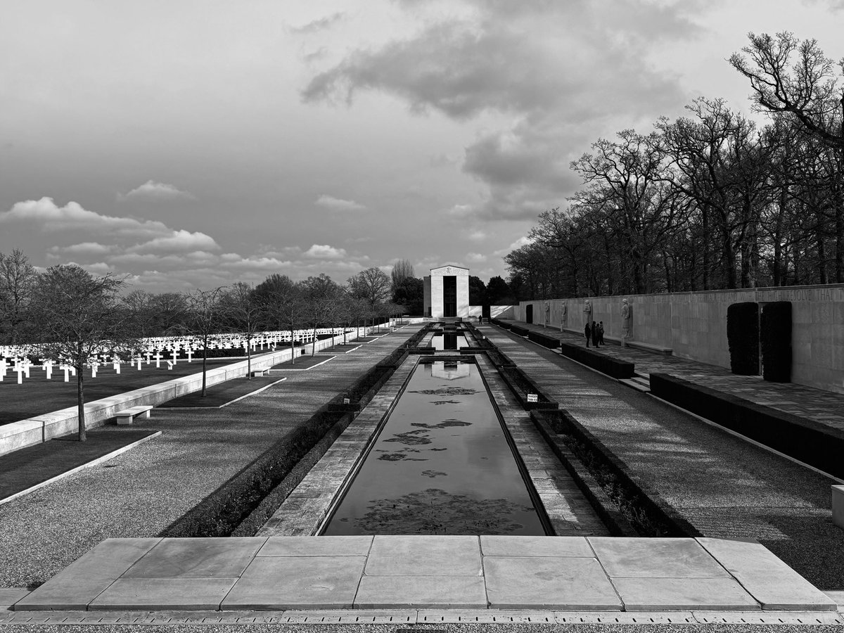 nigelgutgenug's tweet photo. 2 LT Charles K Jeanblanc of Illinois
1379 AAF BASE UNIT ATC died on this day 79 years ago, March 3rd 1945
American Cemetary, Madingley, Cambridgeshire
#warmemorial #cambridge #usaaf #usn #usarmy #usmc #uscg #WWII #wewillrememberthem #madingley https://t.co/rFu2UR6EQ4
