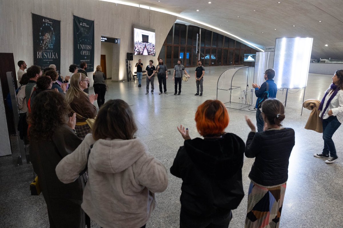 Auditoriotfe's tweet photo. #EstrenoAbsoluto | “Tengo trabajo, hay faena” es el concepto que retumbó esta tarde en nuestra Sala de Cámara.
Con ‘Faena’, de @ProyectoOCNOS, recorrimos la cultura del trabajo de distintos lugares y épocas con una perspectiva interdisciplinar. #AuditoriodeTenerife https://t.co/boelqNtpAq