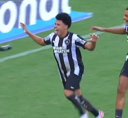 COMO ERA O MUNDO NA ÚLTIMA VEZ QUE O FLUMINENSE GANHOU DO BOTAFOGO 

Vem na thread! 🧶