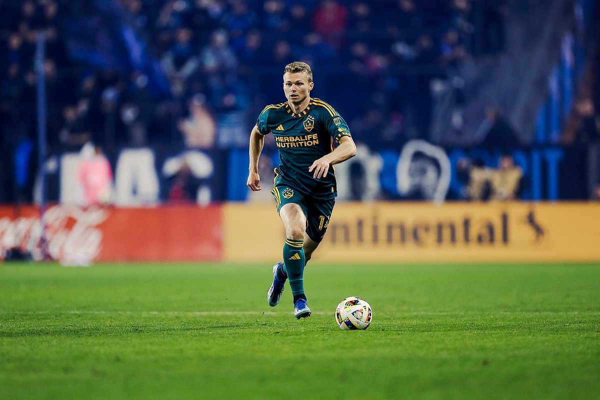 Nelson_J14's tweet photo. Cali Clásico W last night💚💛 https://t.co/aF2yIAa3hc