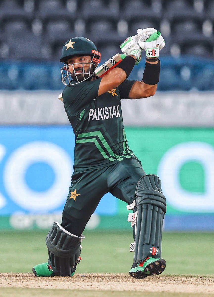 CricCommentates's tweet photo. Second best to this guy 😉 https://t.co/hU8F2WiGA4
