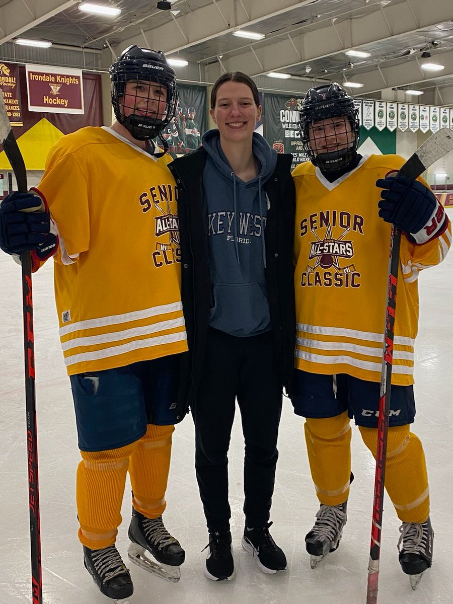 😍 Hey, there they are: our 3 co-captains in Blaine this weekend for the annual Senior Classic tournament!  #goacwings