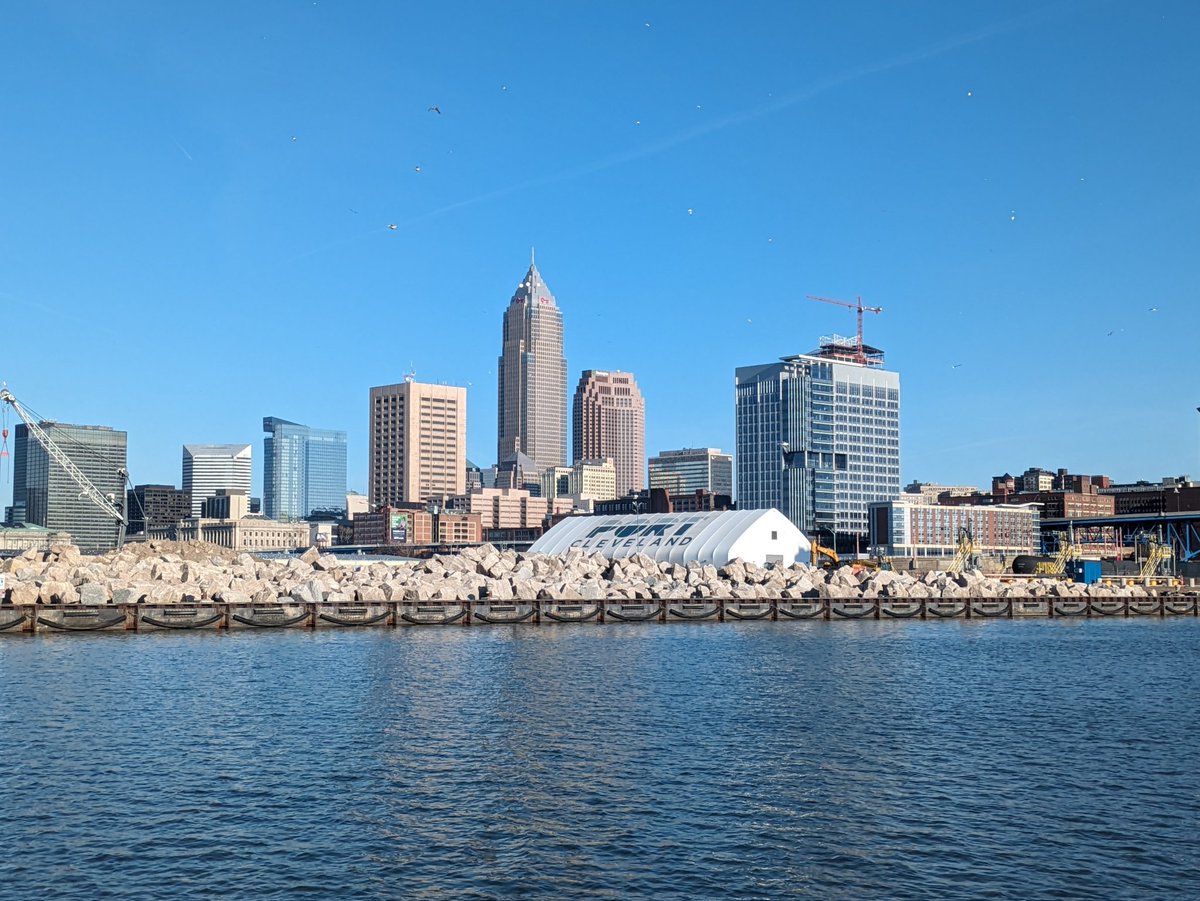 Cleveland looks good with a little sunshine, doesn't it? ☀️