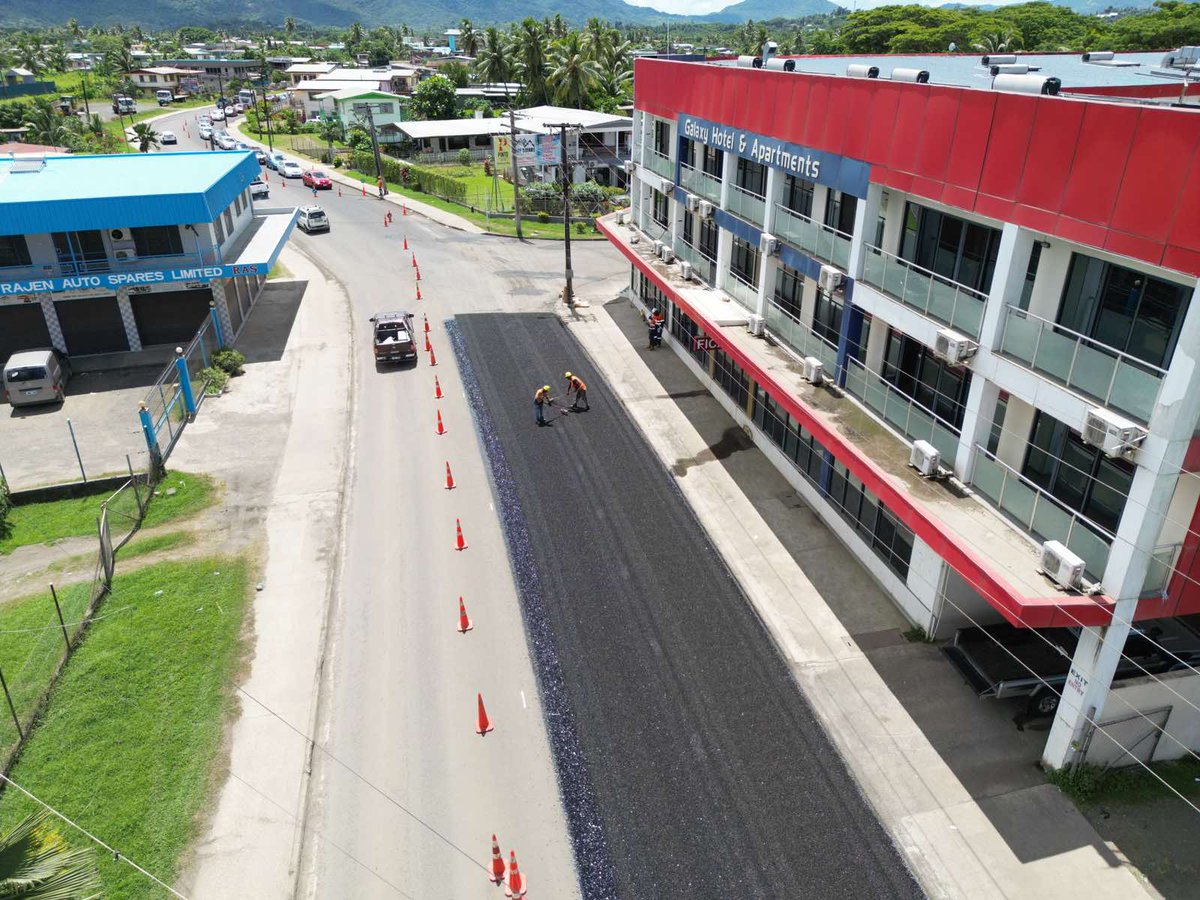 FijiRoads's tweet photo. 🚧🚧 Road works on Nabouwalu Road (Galaxy to Naseakula Village) and Labasa Town Main Street have been completed over the weekend.
A total of 404 meters of road has been sealed. Please continue to drive safely.
#RoadWorks #TeamFRA #DriveSafely https://t.co/2t23TSiULZ
