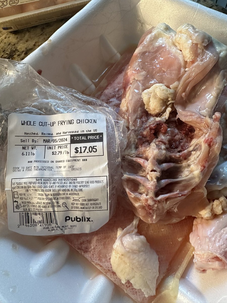 rgalb's tweet photo. Hey @Publix, who includes the backbone in a whole cut chicken? Way to sell waste as profitable product and dupe unsuspecting consumers. #Neveragain #Waitingonmyrefund https://t.co/nnMFokKhPl