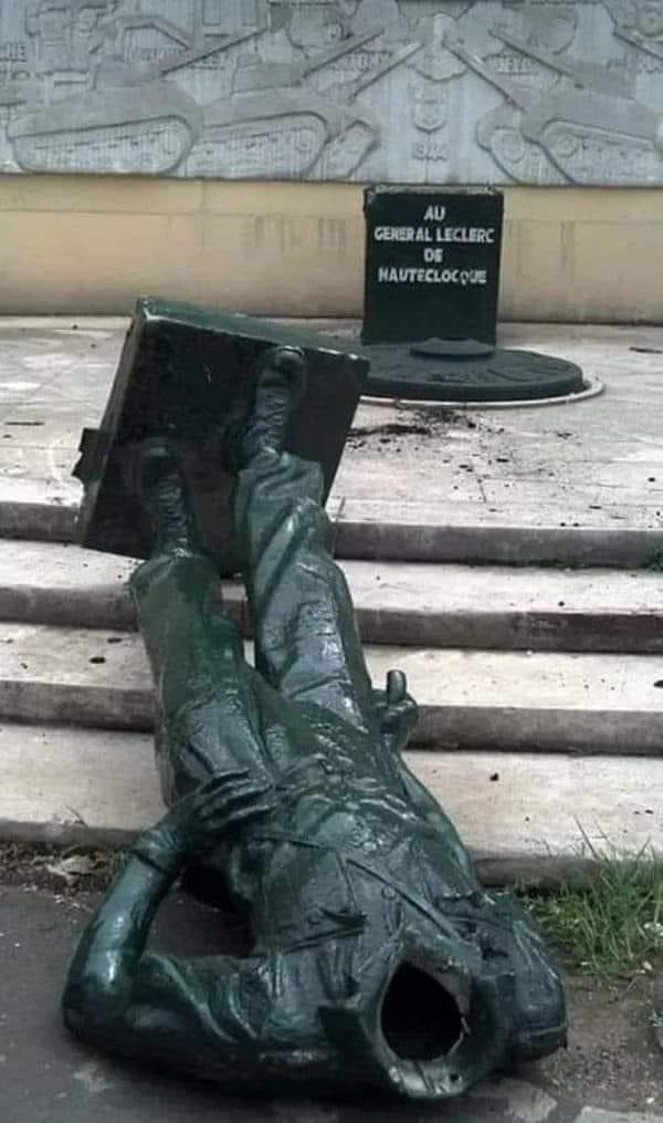 André Blaise Essama a encore frappé… Photos: facebook.com/share/p/vJ4925…