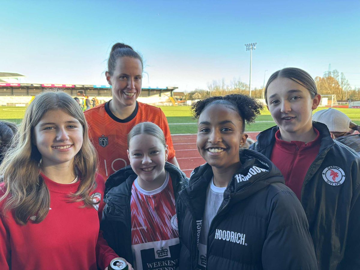 Rosie and her teammates from CCLFC U14s had a great afternoon watching the seniors play this afternoon and celebrate the clubs new name. Onwards and upwards! #IAmGwalia