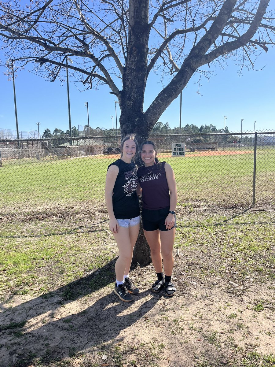 Nothing like getting up sunday morning to go to the fields and get some work it! Thank you <a href="/NadiaRivera2027/">Nadia Rivera</a> for catching me again.This morning i was able to work on pushing through extension and using my legs while pitching and hitting! <a href="/CoachChelsi/">Coach Chelsi Kania</a> #1percentbetter <a href="/BLester1993/">Brian Lester</a>