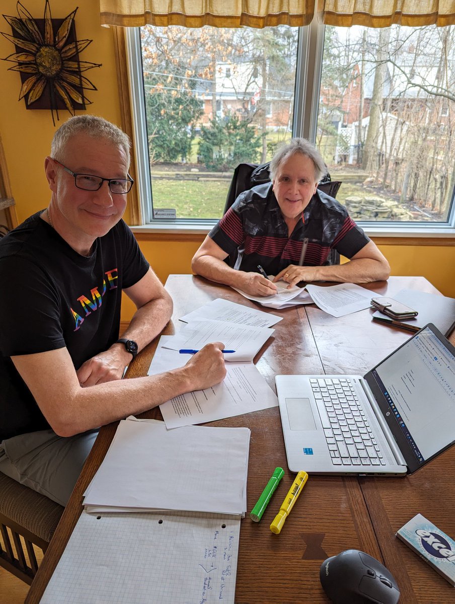 On profite de ce beau dimanche après-midi pour travailler sur la révision des statuts et règlements 🥰