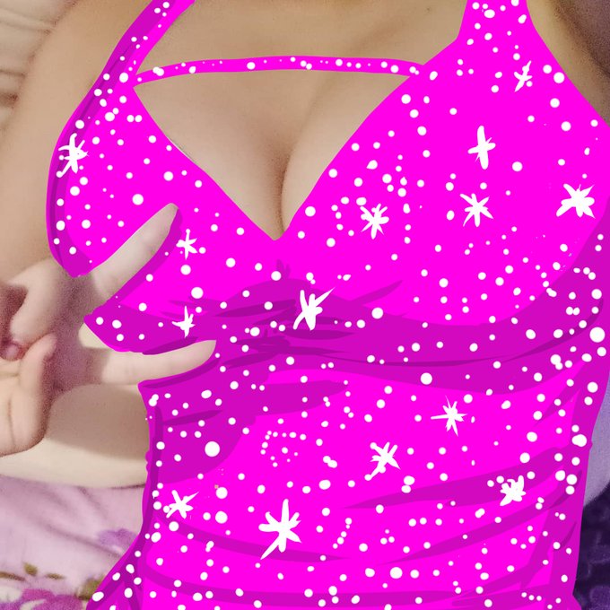 For April 30th we have the super cute cosplayer @dear_honney https://t.co/lUb6sOD6ZH