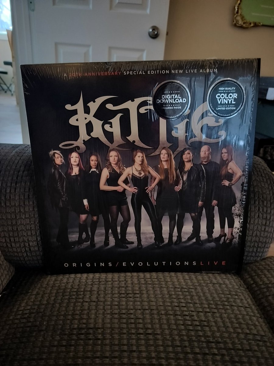 Kittie - Origins/Evolutions Live

Live album from the London Ontario metal band.

#nowplaying #nowspinning #vinylcollection #vinylcollectionpost #vinylcommunity #vinylgram #vinylrecords #vinyloftheday #vinyl #records #albumcover #albumoftheday #cancon #metal #canadianmetal