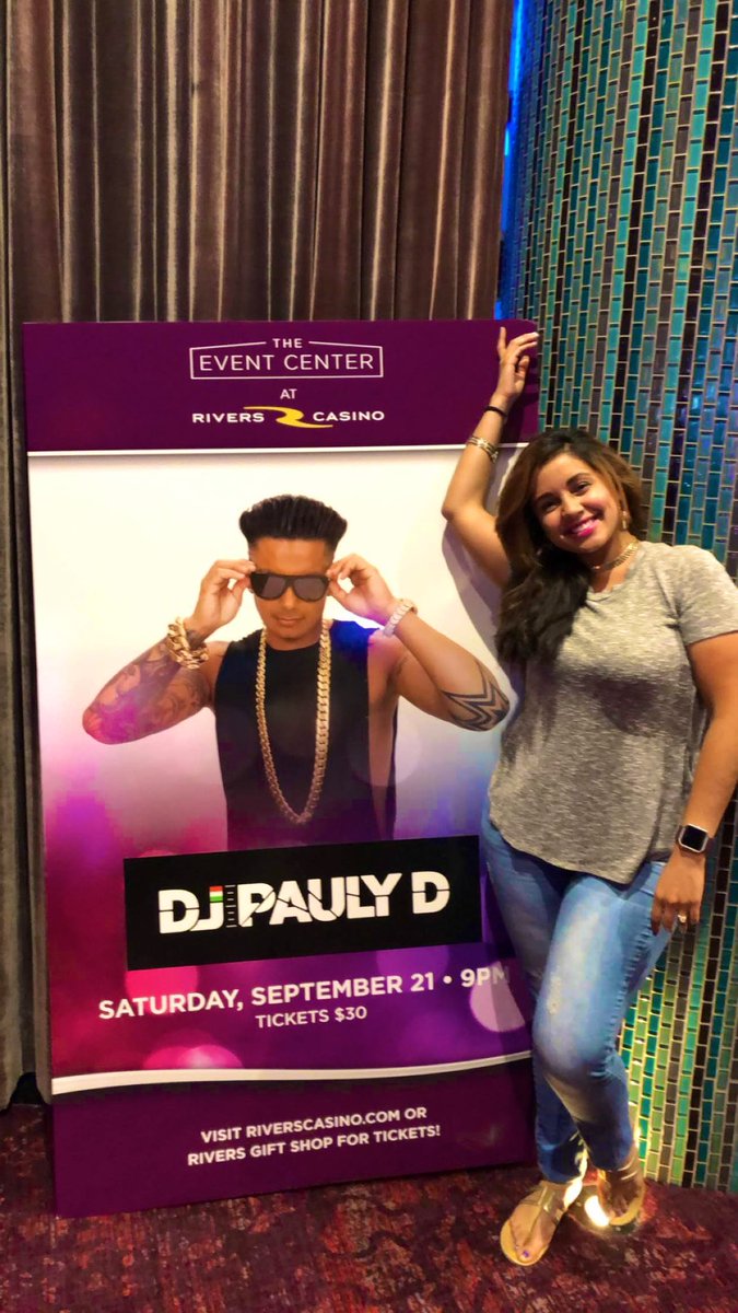 jbabez3's tweet image. Last night was LIT 🔥🔥🔥 finally saw @DJPaulyD LIVE #yeahbuddy plus a throwback from 2019 loll when he was here but tix sold out too fast 😩 #cabsarehere