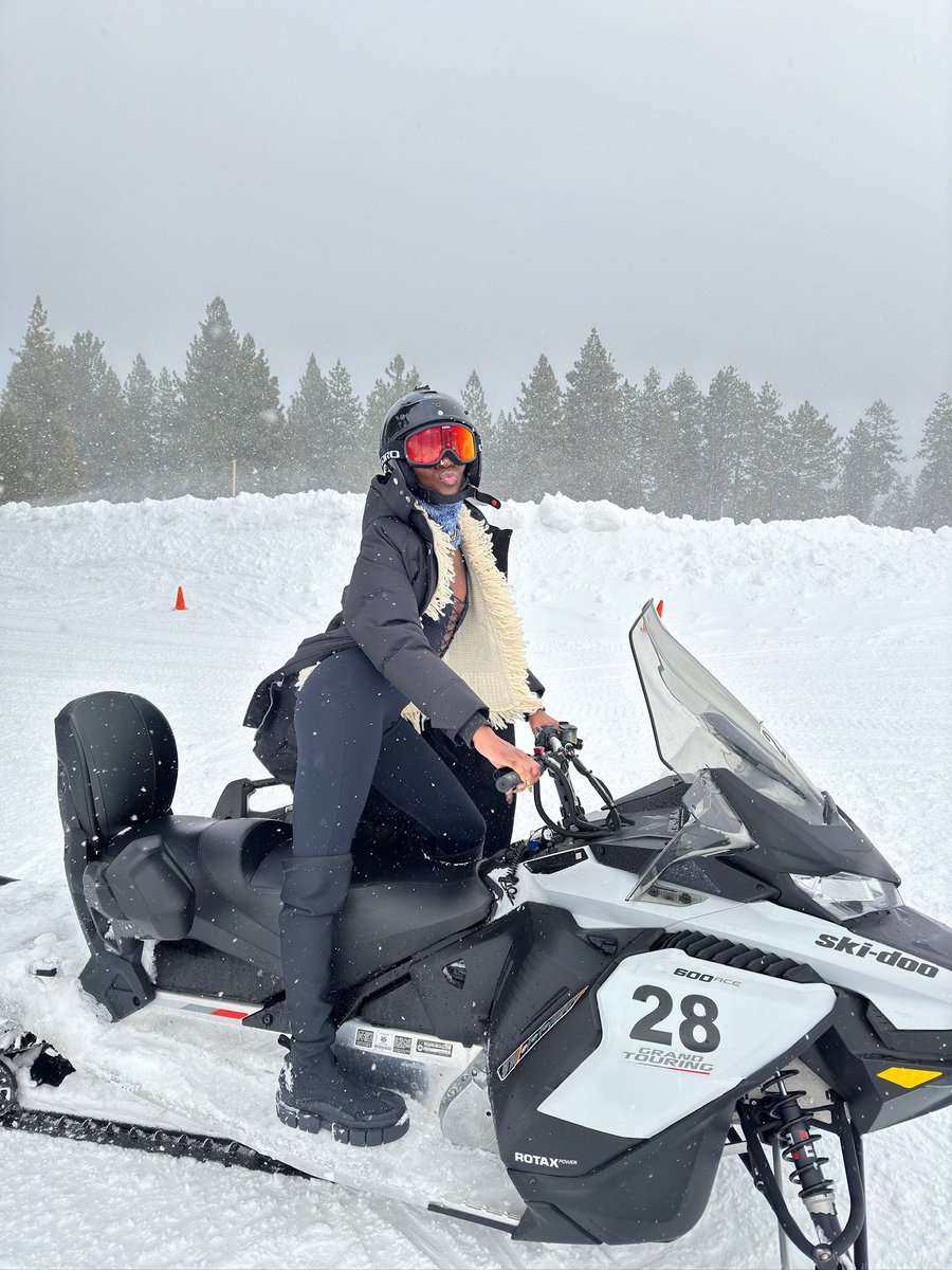 Snowmobiling checked off the bucket list ❄️