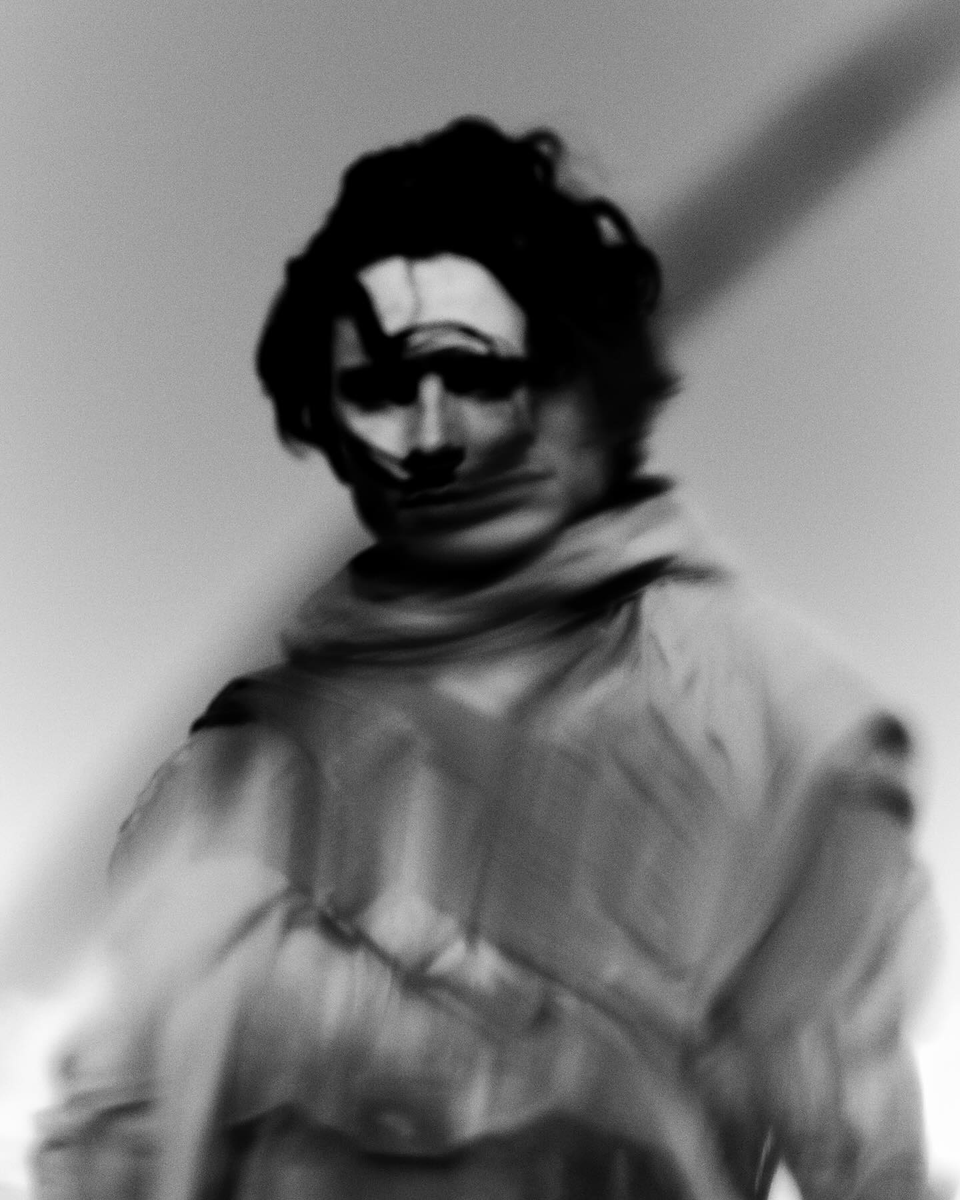 spvcespvce's tweet photo. absolutely obsessed with these photos by Jack Davison from the Dune Pt.2 set, real inspiration https://t.co/zYuWxAEome
