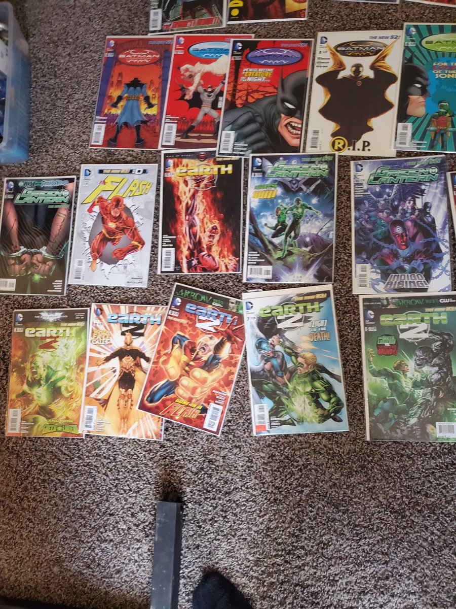 JoeMish3's tweet image. I had cancer,4 years ago,we lost our house
I was so angry,upset and felt like life was over I threw away alot of things that mattered. Like two full bins of comics without mylars and then stopped and saved the rest and put them in storage for 4 years
I got them out
A thread...