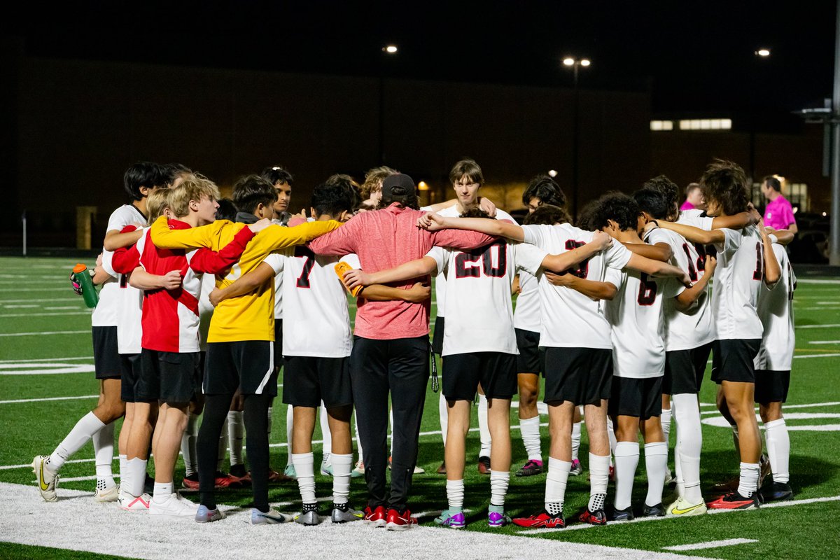 HunterTX547's tweet photo. Great team win Friday night!

@LHSRedhawks vs @ihsknightsoccer 

#Soccer #Varsity https://t.co/pgo9mL8QoZ