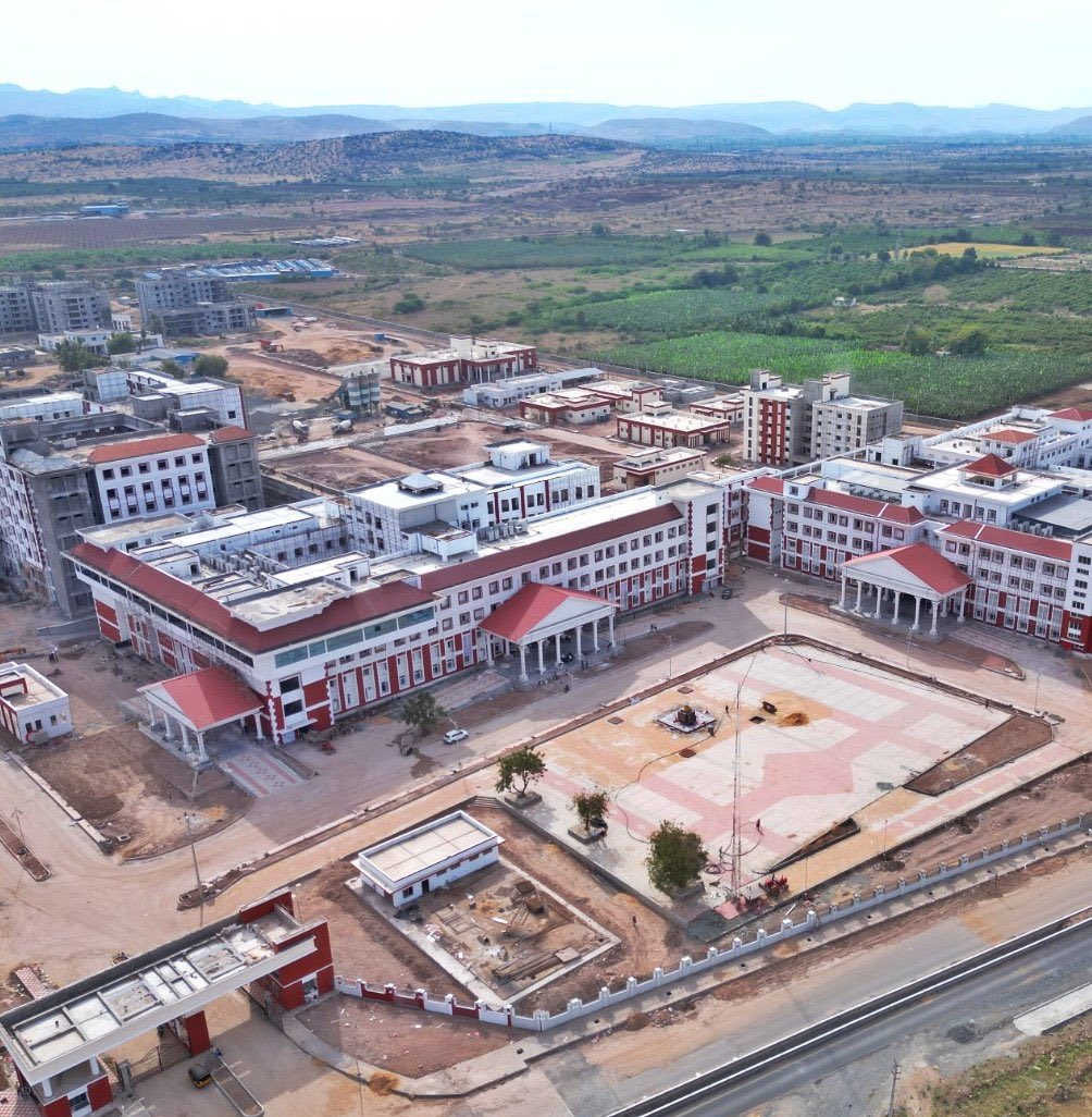 rj_4_all's tweet image. Construction of 

Pulivendula Medical College &amp;gt;&amp;gt;&amp;gt;&amp;gt;&amp;gt;&amp;gt;&amp;gt;&amp;gt; Amaravati Temporary Secretariat 

#YSJaganAgain #TDPJSPCollapse