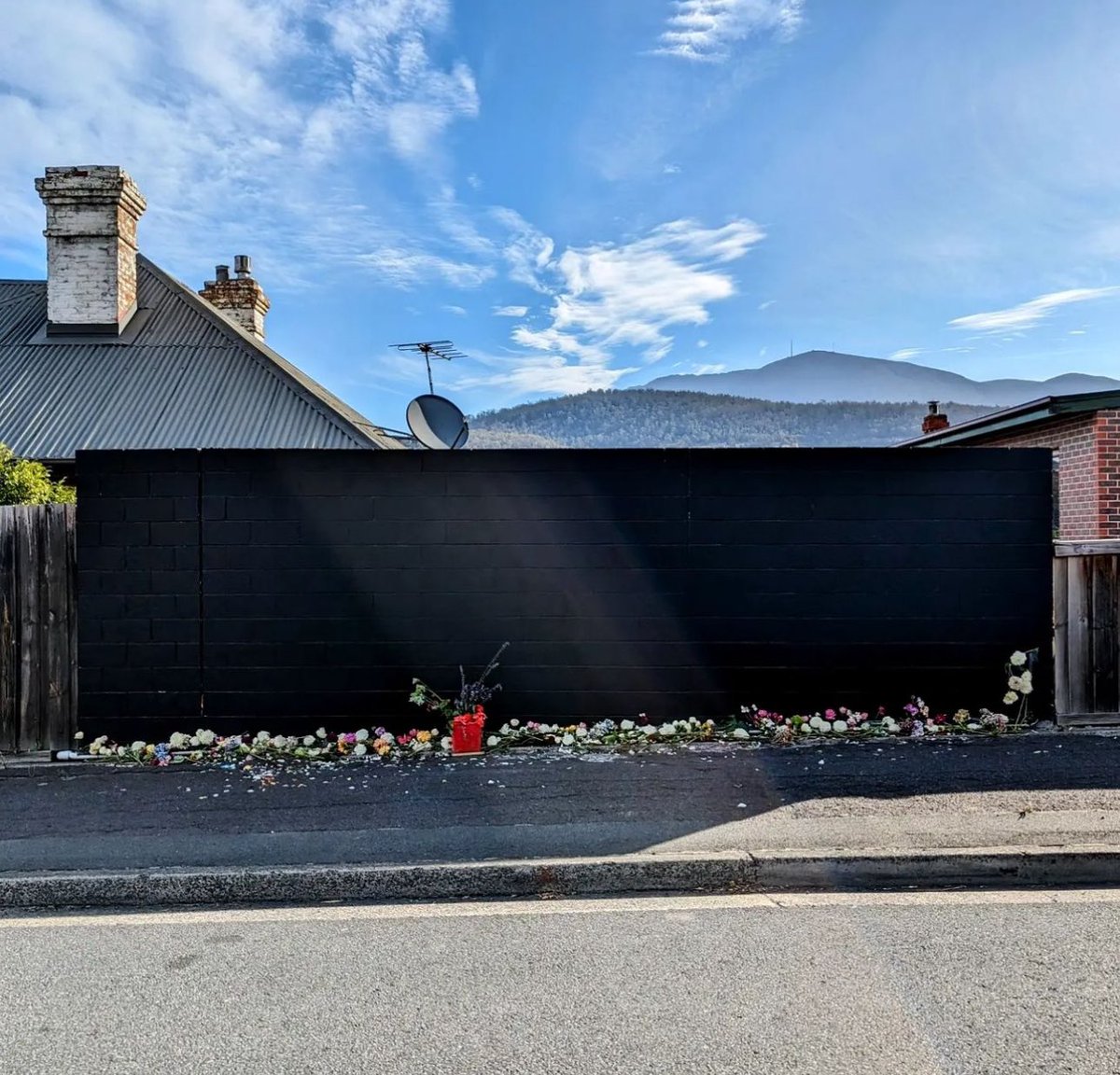 omarsakrpoet's tweet photo. City of Hobart has removed a “Freedom for Palestine” mural by Jonny Scholes, painted on a private wall - with the owner’s permission - due to its “political messaging.” No more political art, folks. https://t.co/dzAUexPvbh