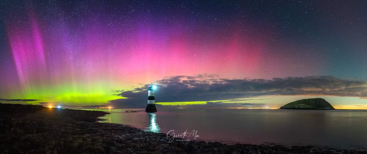 Pretty in Pink
Penmon Point Lighthouse this evening with the northern lights dancing above
#northernlights #aurora #Astrophotography #nightsky #Anglesey #Wales #photooftheday #wexmondays #Cymru