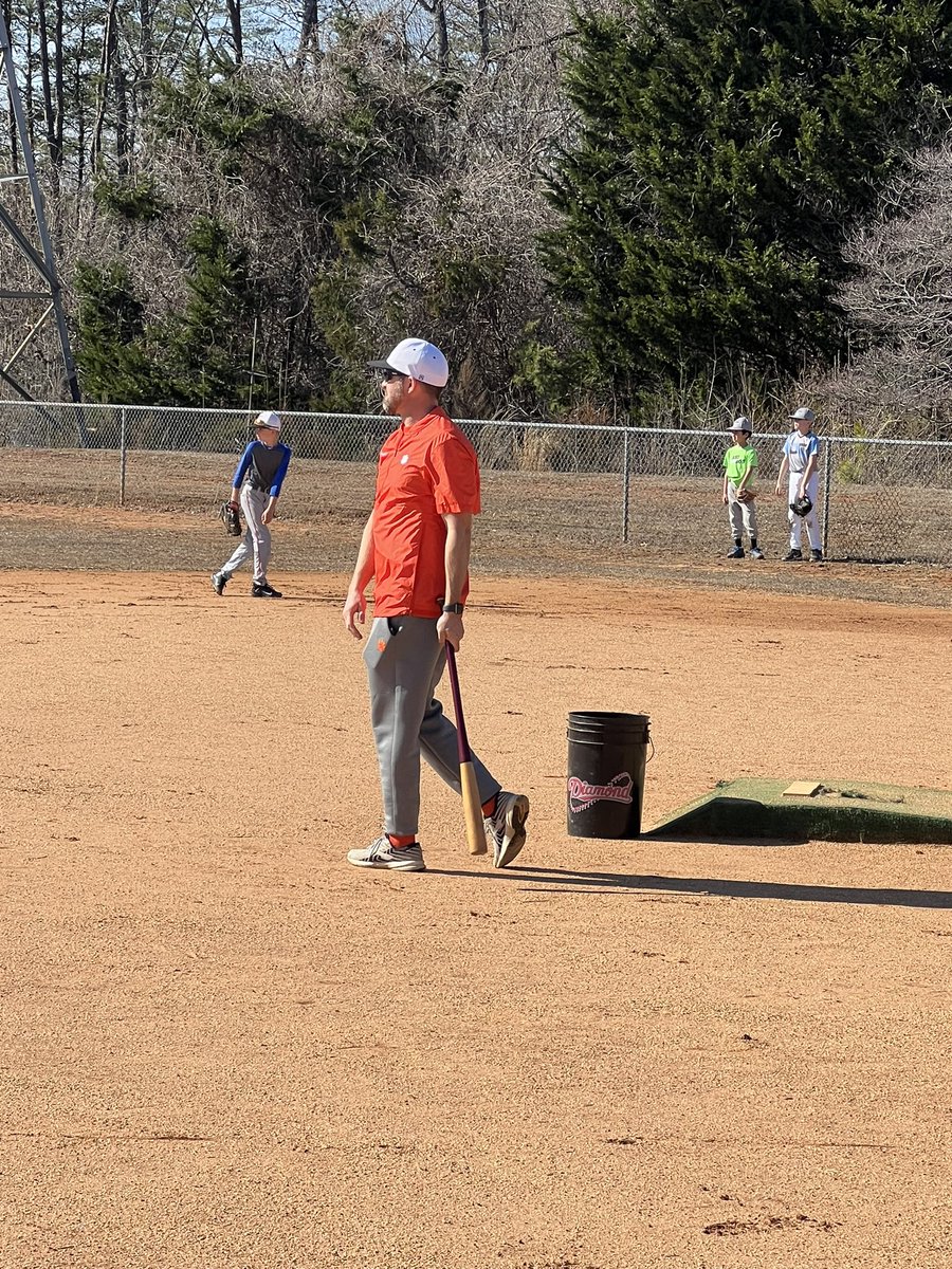 Alan Dempsey (@rademp) on Twitter photo <a href="/WDonaldMunson/">Don Munson</a> we were at practice today listening to the game when your “Taylor Harbin territory” comment was said. It was hilarious. He enjoyed it and we all had a good laugh at it. But @THarb5 territory today was teaching the youth good baseball. <a href="/WDonaldMunson/">Don Munson</a> we were at practice today listening to the game when your “Taylor Harbin territory” comment was said. It was hilarious. He enjoyed it and we all had a good laugh at it. But @THarb5 territory today was teaching the youth good baseball.