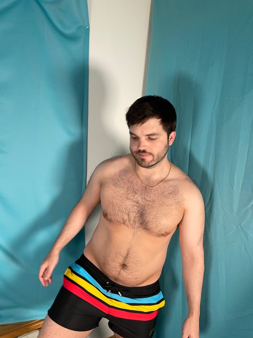 Hey guys sorry ended up sleeping longer then I wanted gonna chill for a bit and go live around 6 pm pacific