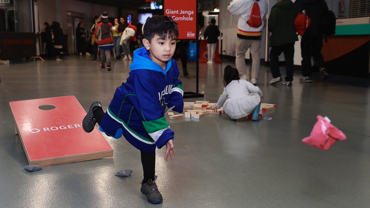 Rogers Arena is rockin’ for @Rogers Open House! Fans and eligible Rogers customers are experiencing the Home of the Canucks like never before, as part of the their #BeyondTheSeat program!