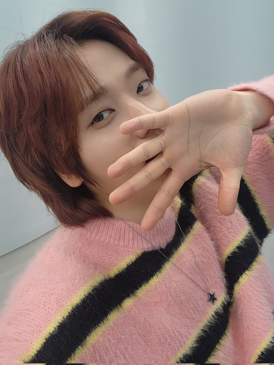 [#녤모닝👋]

녤모닝~
엔리스들 출근하고 있겠네~? ㅎ
콘서트가 벌써 다음 주 라니..
시간 진짜 빠르다!!
나 진짜 열심히 준비하고 있어!!!
우리 같이 이번 주도 힘내고
행복한 일주일 되자!
화이팅❤️

#니엘 #NIEL