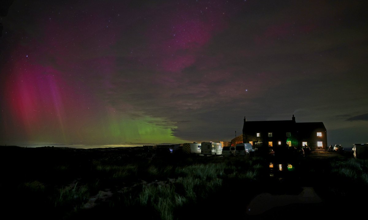 Aurora above @tanhillinn tonight @BBCLookNorth @yorkshire_dales