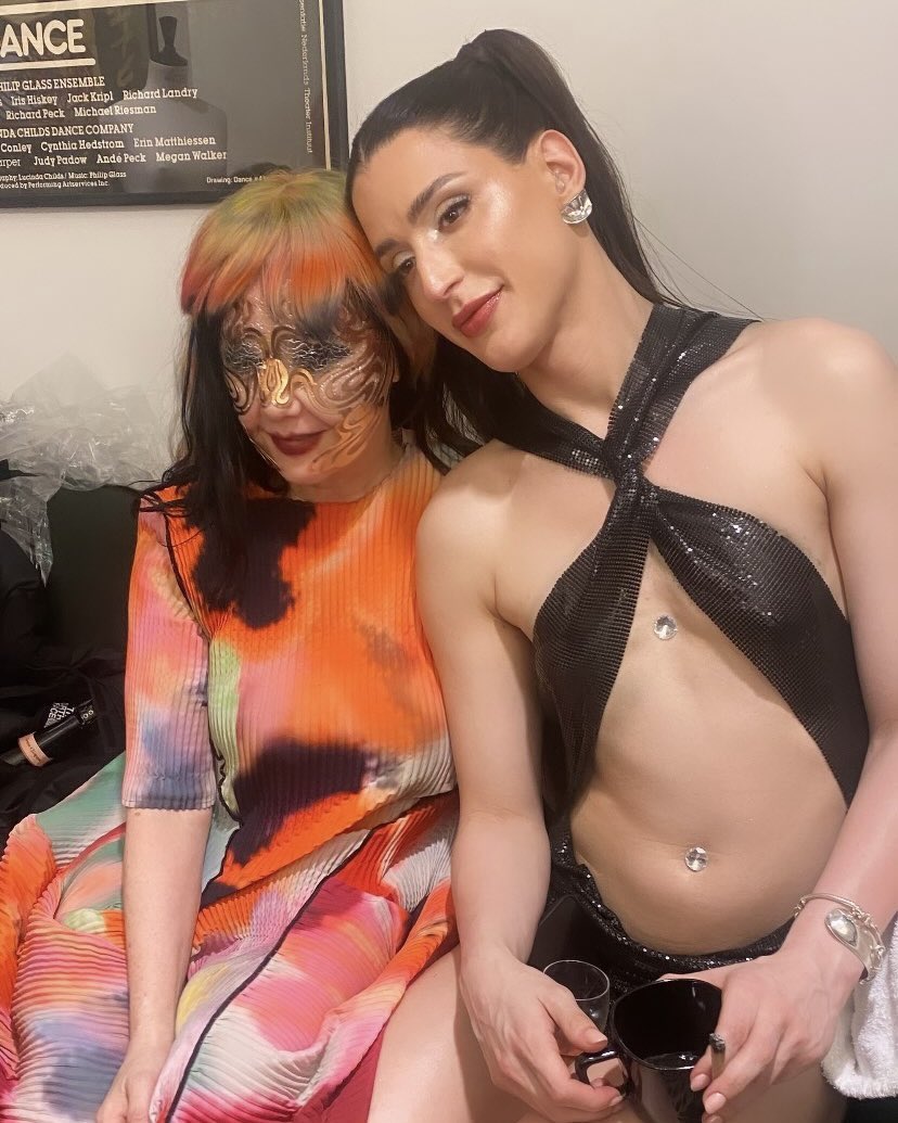 iriptheslitt's tweet photo. ARCA &amp; BJÖRK https://t.co/EhiIKHPx38