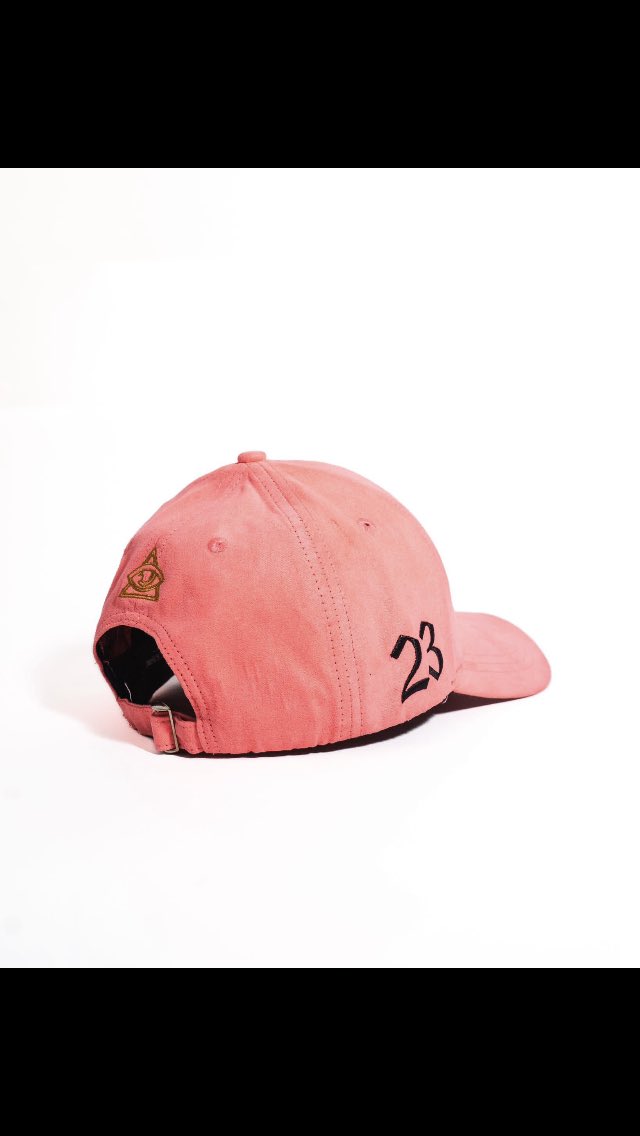 pierrecrime's tweet photo. 🎁🎁🧢🧢🧢🧢🧢#paris https://t.co/Lh1YmfZsgG
