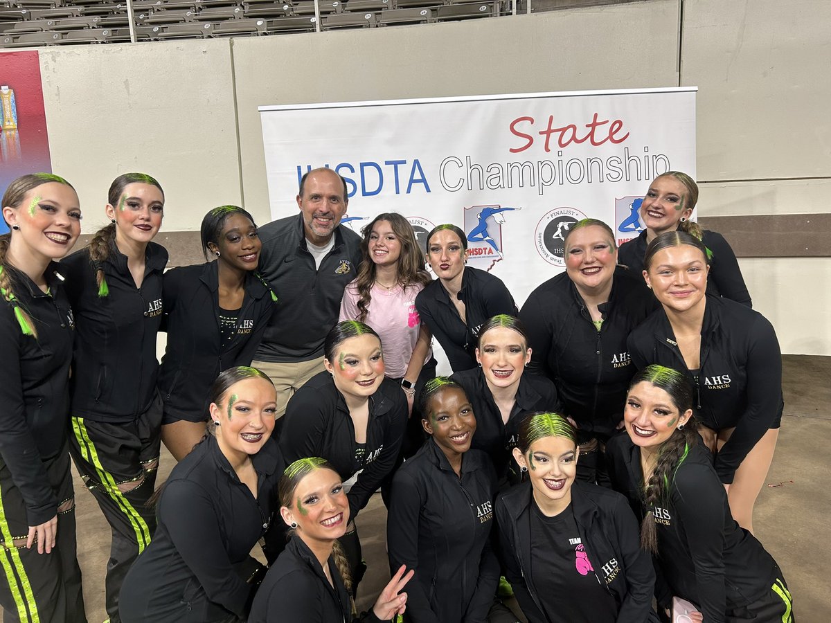 Huge thank you to <a href="/AvonHSPrincipal/">Matt Shockley</a> &amp; <a href="/AvonSupt/">Scott Wyndham</a> for coming out to IHSDTA State Finals to support the dance teams!!! We appreciate you both so much!! Go Orioles! 💛 <a href="/AHS_Orioles/">AHS Orioles</a> <a href="/OrioleTweets/">Avon Community School Corporation</a> @