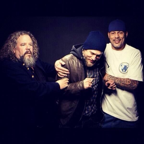 The boys laughing it up 🤣 #CharlieHunnam #JaxTeller ⁦@davidlabrava⁩ 
⁦@markboonejunior⁩ #HappyLoman #BobbyMunson #reapercrew #SOA
#CharmingLife #bikerboys 🏍️☠️ #brothersfromanothermother #SAMCRO
⁦@SOAMediaAddicts⁩ #MenofMayhem 💙