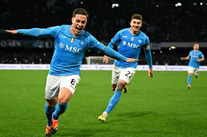 GHyH2dvWkAEVezu?format=jpg&name=small