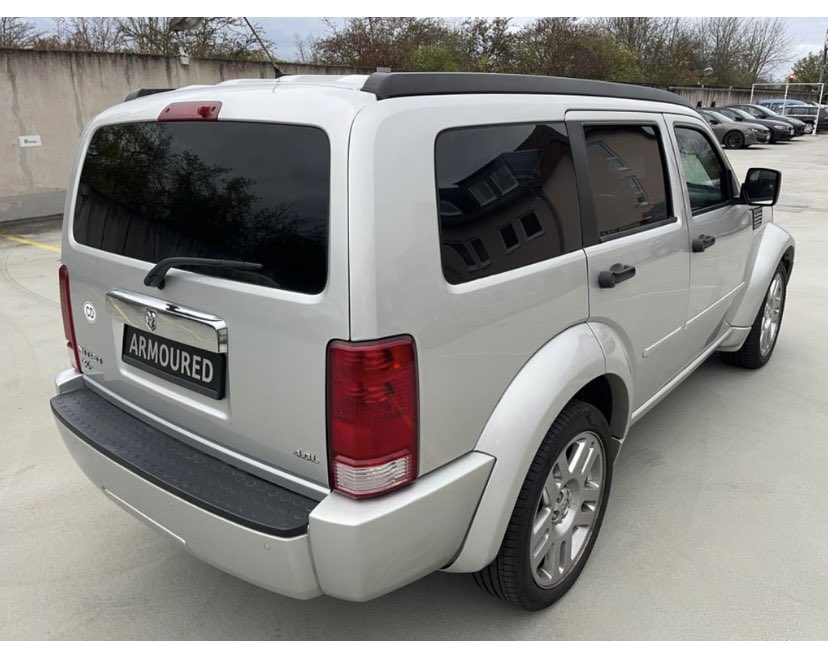 SecurityDriver1's tweet image. Une récente acquisition s&apos;ajoute à la flotte de location de véhicules avec chauffeurs de la société de transport sécurisé My Company Service.

Il s&apos;agit d&apos;un Dodge Nitro R/T, blindé au niveau B6, avec seulement 32000 km au compteur.

MY COMPANY SERVICE : mycompanyservice.net