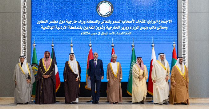 على بركة الله اجتمع الاشقاء اسود الامة في الرياض عاصمة القرار العربي والإسلامي. ولا عزاء للطراطير في عاصمة المؤامرات.