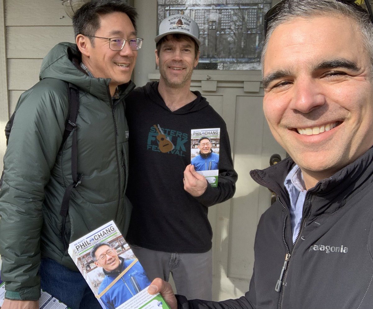 Great day talking with voters in Redmond and Bend about our County Commissioner Phil Chang. Phil’s work on housing, wildfire resiliency, and behavioral health services is so important for our county.We need to re-elect him in May so he can continue these efforts for another term!