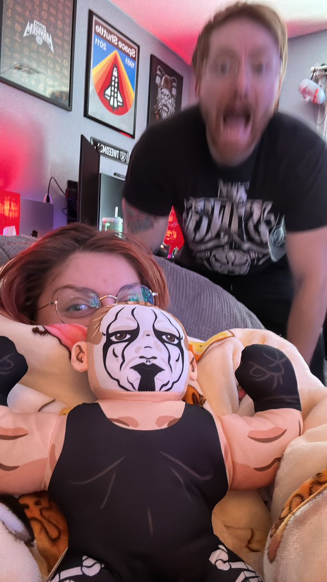 We’re getting ready <a href="/TweedMetal/">T</a> #AEWRevolution #ThankYouSting