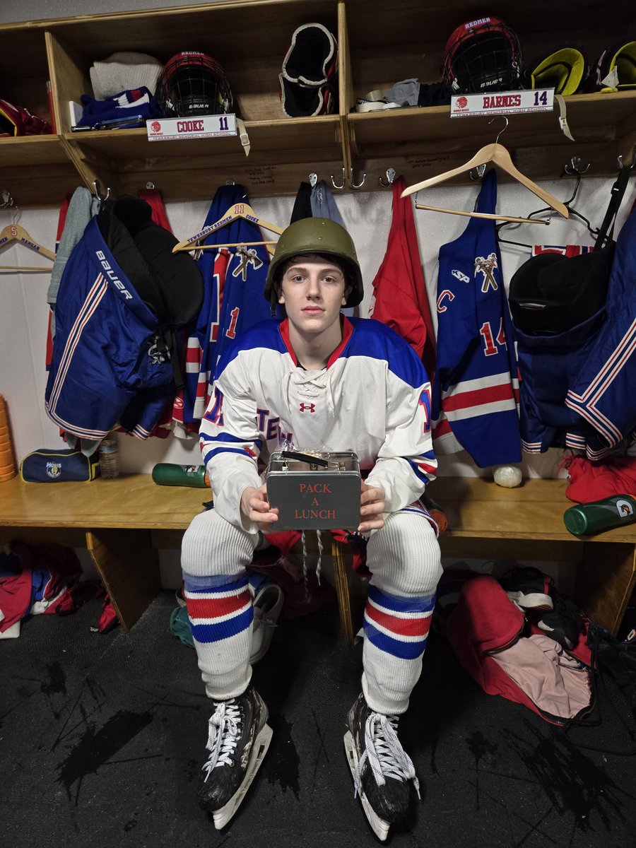 TMHSHOCKEY's tweet photo. REDMEN WIN!! Next MIAA Div. 2 Elite 8 Wed. 3/6 5pm @ Woburn (NED) v. TBD.  REDMEN goals: Insgona (2), T. Bourgea (2), Barnes, J. Bourgea, Macauda,  &amp; KJ! TY 4 pts massive game #Bucket &amp; #PackALunchGuy  #Burg 17/18 👊 #LetaGoRedmen #RedmenWin #RedmenPride https://t.co/gHyJSrOGJD