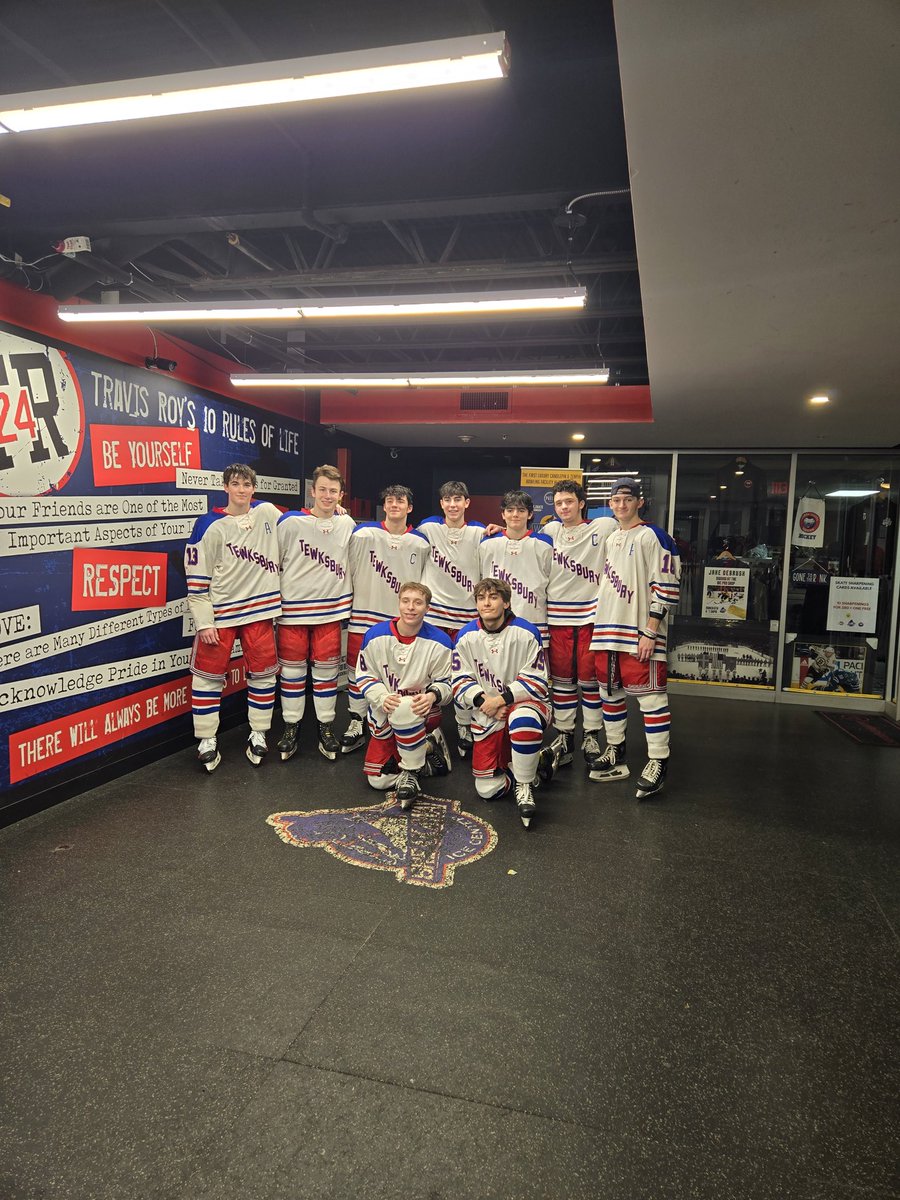 TMHSHOCKEY's tweet photo. REDMEN WIN!! Next MIAA Div. 2 Elite 8 Wed. 3/6 5pm @ Woburn (NED) v. TBD.  REDMEN goals: Insgona (2), T. Bourgea (2), Barnes, J. Bourgea, Macauda,  &amp; KJ! TY 4 pts massive game #Bucket &amp; #PackALunchGuy  #Burg 17/18 👊 #LetaGoRedmen #RedmenWin #RedmenPride https://t.co/gHyJSrOGJD