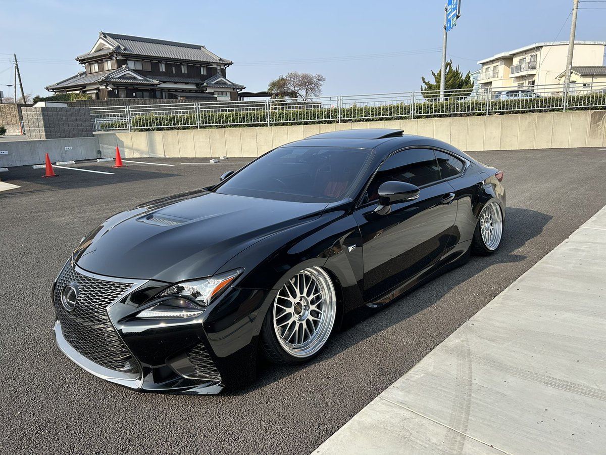 M156Mbamg's tweet photo. RCF×BBS LMフルポリッシュ
車高調で気持ちよく走るにはこのぐらいが限界😑
お手伝いいただいた方々ありがとうございました♫ https://t.co/cGXYEAv1kD