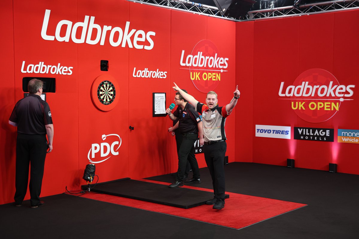 OfficialPDC's tweet image. Dimitri&apos;s dream came true 🖤💛❤️

#UKOpenDarts