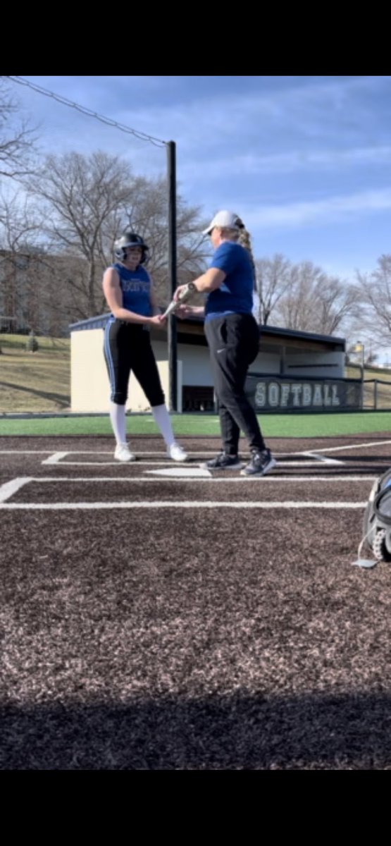 CarleeCole00's tweet photo. Got the great opportunity to work with Coach Elsa today! Working hard AND having fun comes easy with this great coach! Thank you so much again! 
@USMSoftball @TeamKansas16U @CoachMosher @KayBeeSwan @TeamKansas16U https://t.co/PFTd4zG35g
