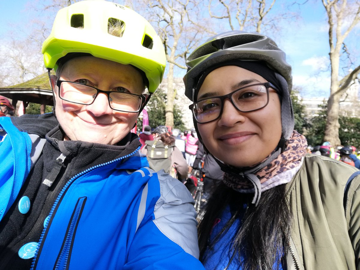 This video shows why today's @London_Cycling #WomensFreedomRide was so important. Great to cycle with so many women, including 3 other @IslingtonBC councilors. We are working to reduce the barriers to cycling that women experience.