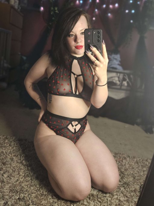 are you ready to play with me? https://t.co/DxXrOk1VT5