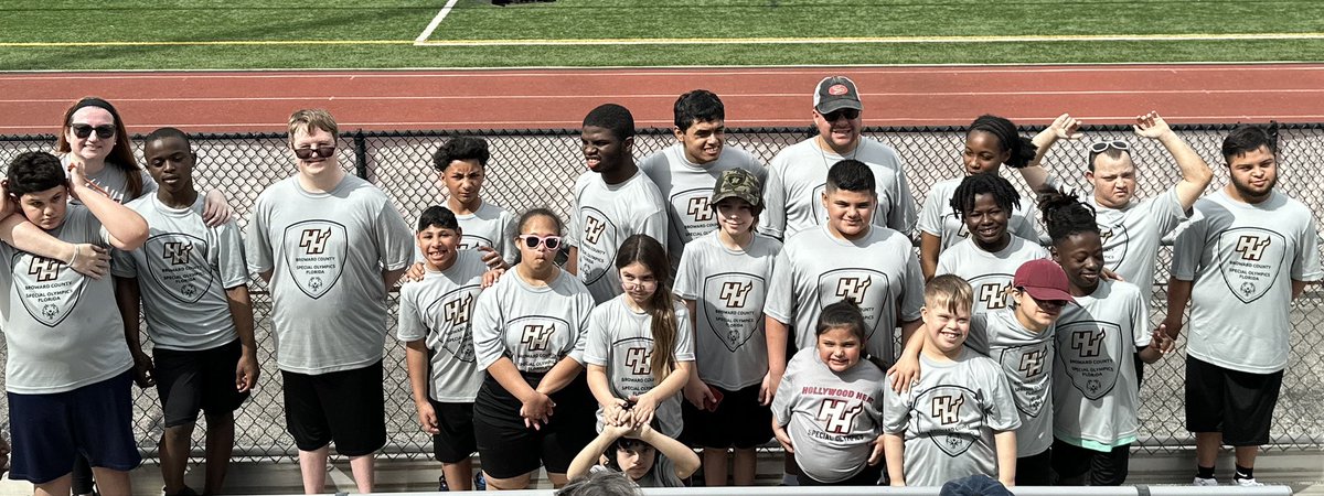 _MsValliere's tweet photo. Broward County Summer Games 2024! 14 athletes &amp; 6 unified partners ran their way to 21 ind. 1st place &amp; 6 2nd place ribbons, and all 4 4x100 Unified Relay teams earned 1st!
I couldn’t  do it w/out all of our volunteer coaches &amp; team families! ♥️🔥 Go Hollywood Heat! @SOFL_SoFla https://t.co/v0zQsE7hSf